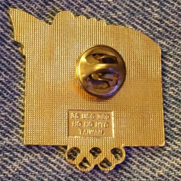 Bobsled Olympic Pin ~ 1992 Albertville ~ Ragamuffin ~ Jamaica NOC ~ Cool Running - Picture 2 of 2